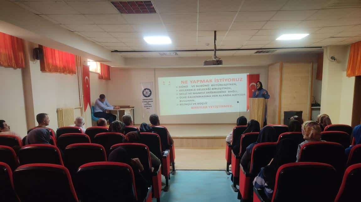 Veliler İle Tanışma Toplantısı 